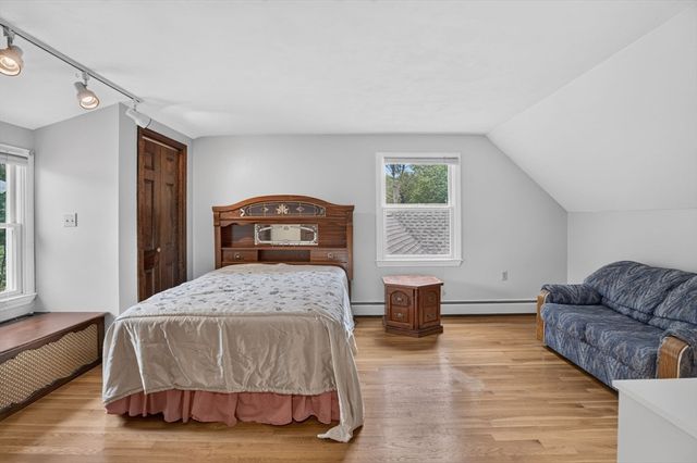 8 Marion Ave, Andover, MA 01810