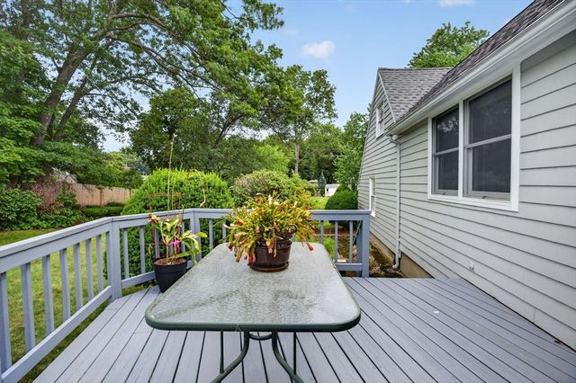 8 Marion Ave, Andover, MA 01810