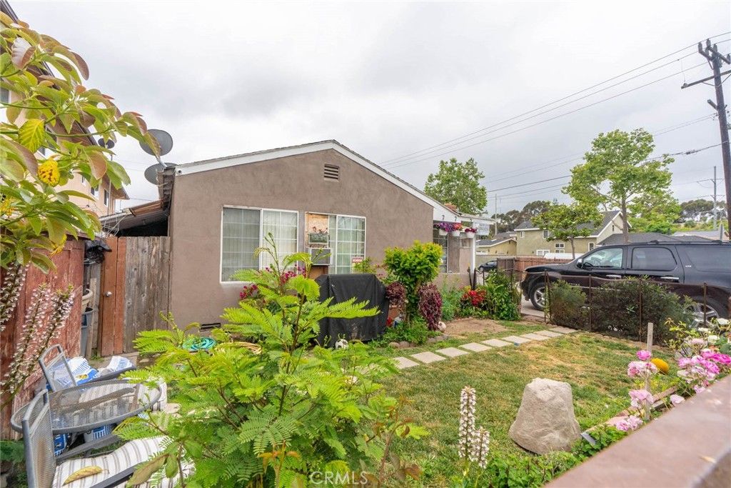 Image 1 of property listing at 4954 W 118th Street, Hawthorne, CA 90250