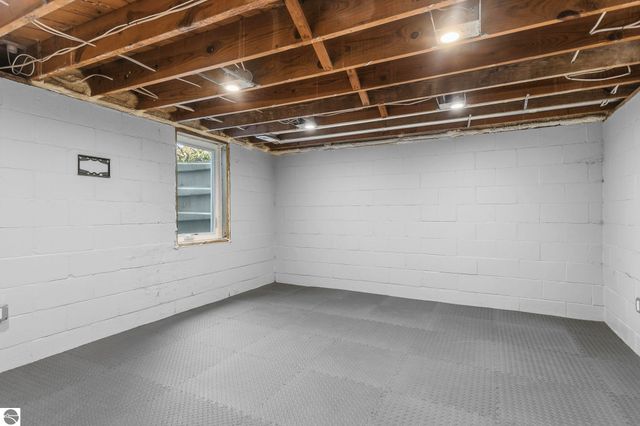 439 Plasman Avenue, Holland, MI 49423