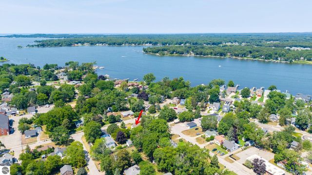 439 Plasman Avenue, Holland, MI 49423