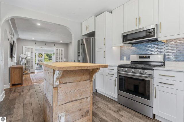 439 Plasman Avenue, Holland, MI 49423