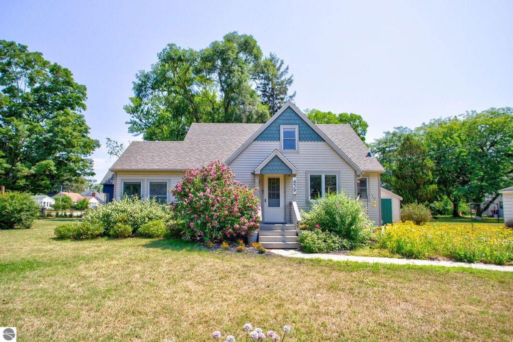 439 Plasman Avenue, Holland, MI 49423