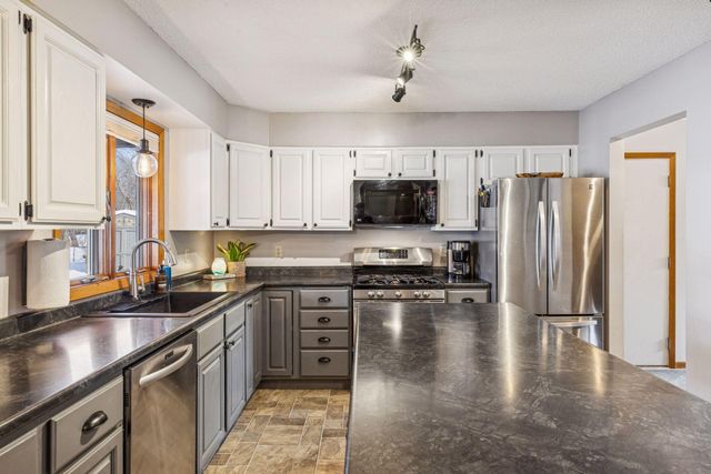 6065 263rd Street, Wyoming, MN 55092