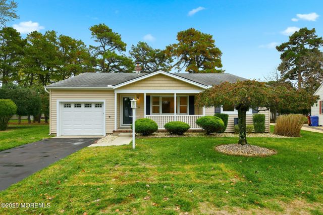 24 Bugle Court, Toms River, NJ 08757