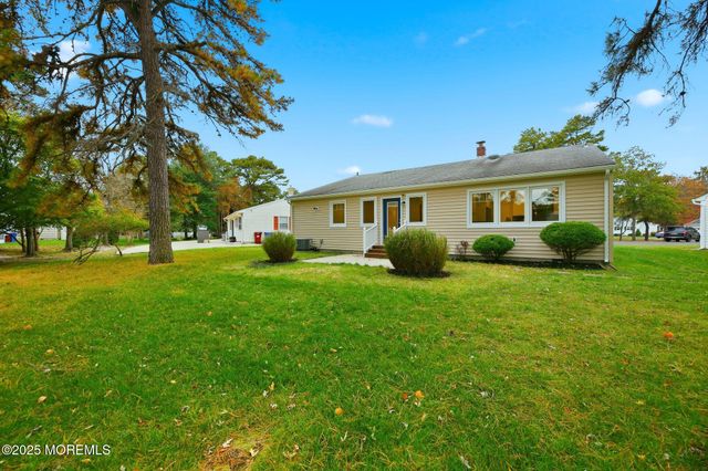 24 Bugle Court, Toms River, NJ 08757