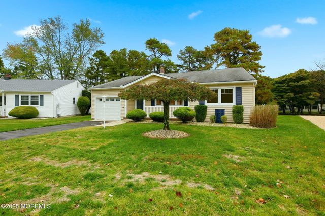 24 Bugle Court, Toms River, NJ 08757