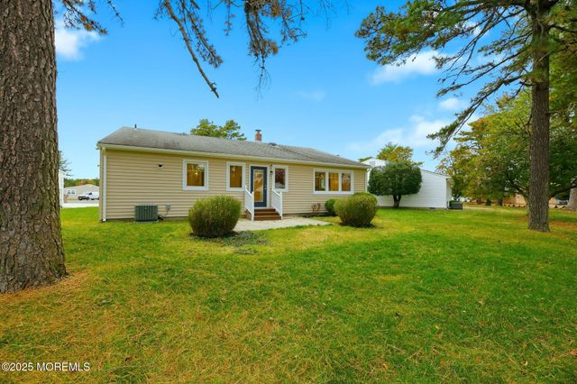 24 Bugle Court, Toms River, NJ 08757