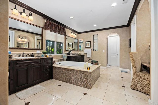 8628 Herrington Way, San Diego, CA 92127