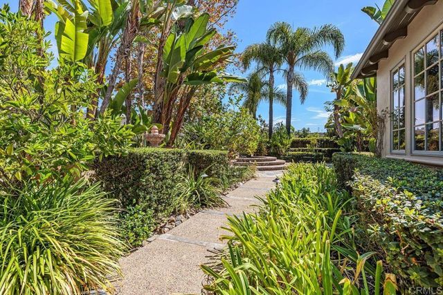 8628 Herrington Way, San Diego, CA 92127