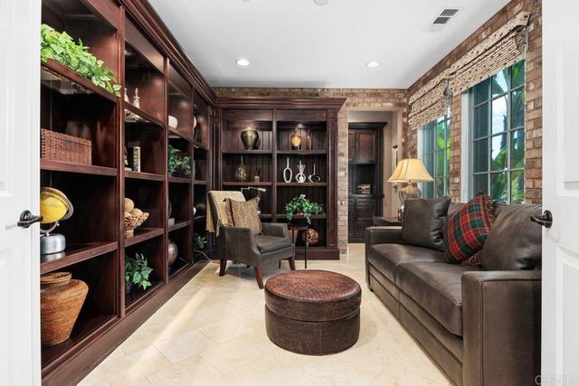 8628 Herrington Way, San Diego, CA 92127