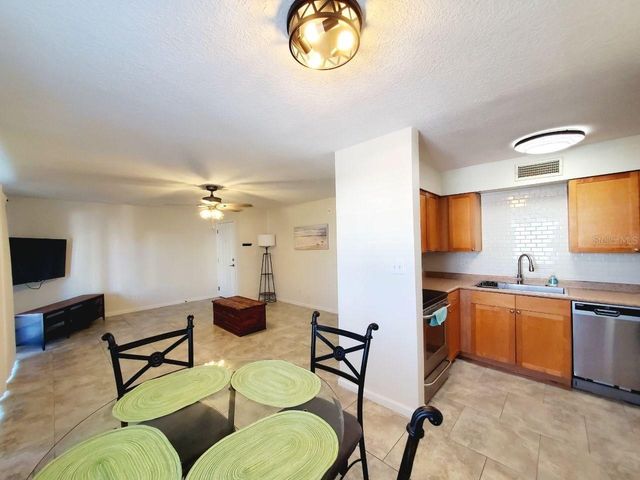 5111 COQUINA KEY DRIVE SE A, St Petersburg, FL 33705