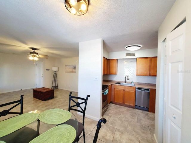 5111 COQUINA KEY DRIVE SE A, St Petersburg, FL 33705