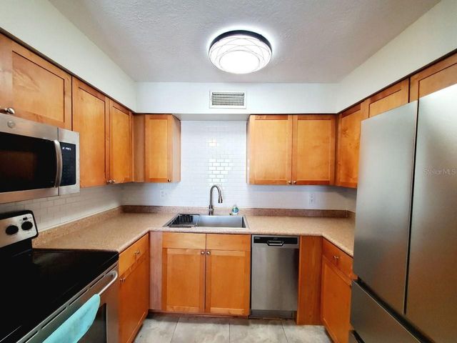 5111 COQUINA KEY DRIVE SE A, St Petersburg, FL 33705