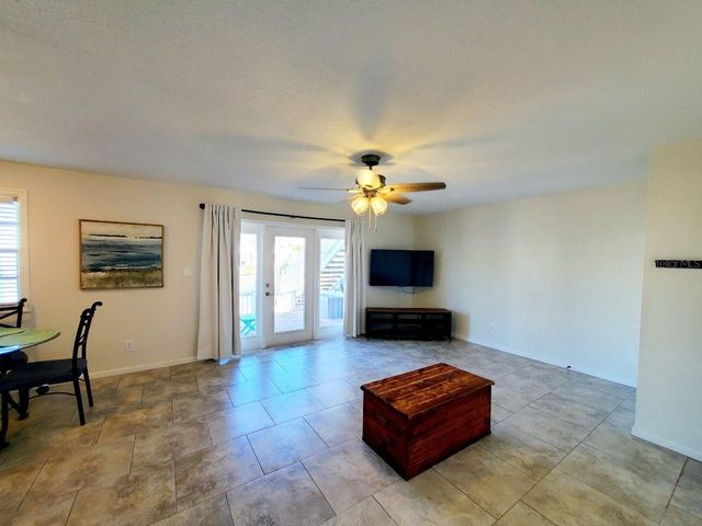 5111 COQUINA KEY DRIVE SE A, St Petersburg, FL 33705