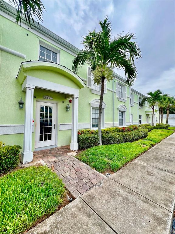 5111 COQUINA KEY DRIVE SE A, St Petersburg, FL 33705