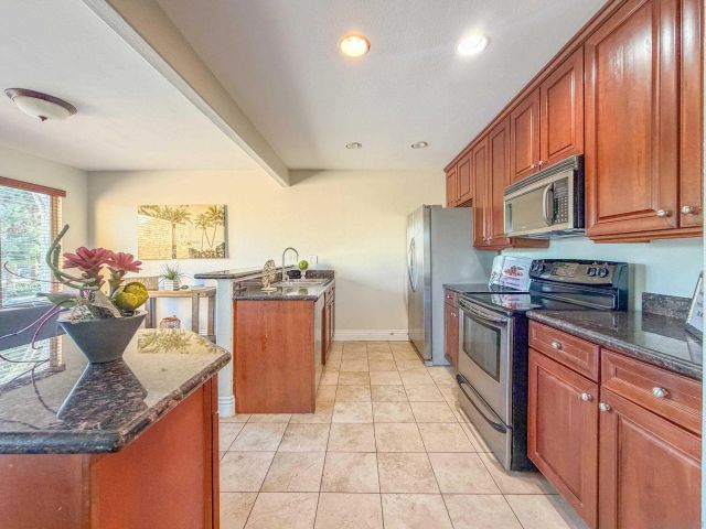 3167 Via Alicante 242, La Jolla, CA 92037