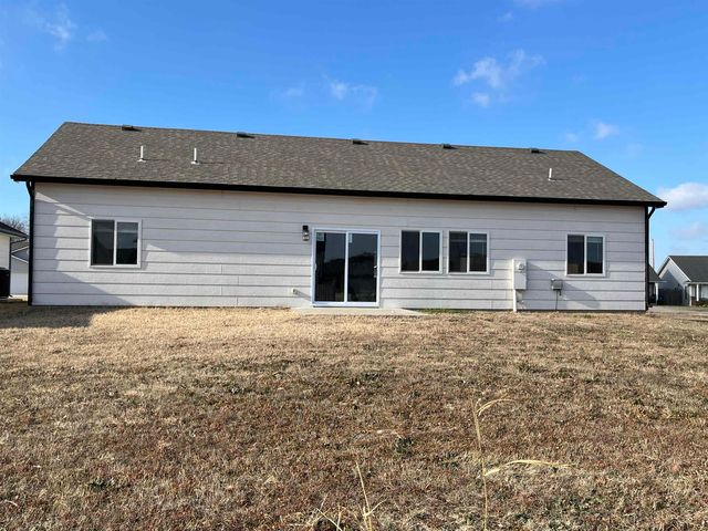 724 N Redbud Ave, Valley Center, KS 67147