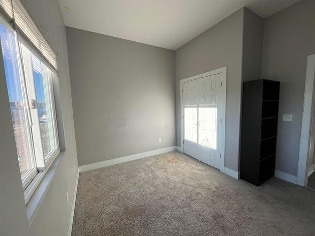 724 N Redbud Ave, Valley Center, KS 67147