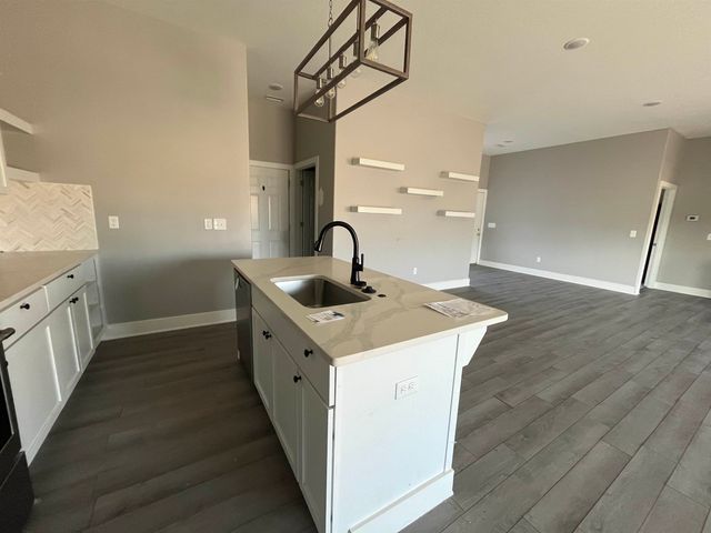 724 N Redbud Ave, Valley Center, KS 67147