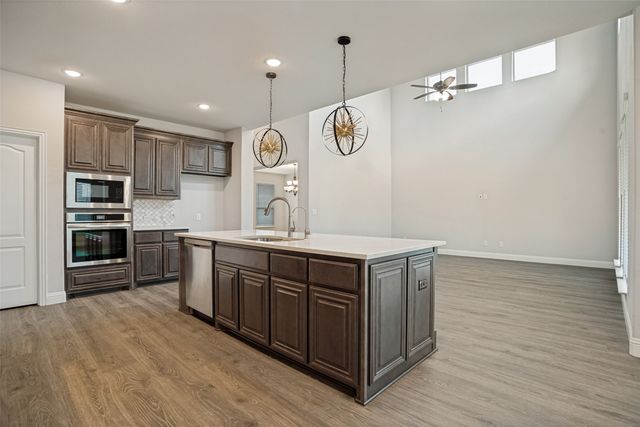 812 Woodview Court, Anna, TX 75409