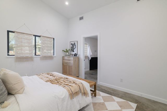 1310 Green ST, Lockhart, TX 78644