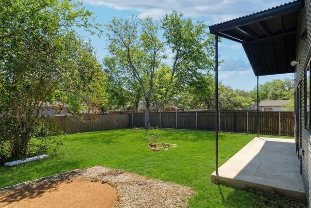 1310 Green ST, Lockhart, TX 78644