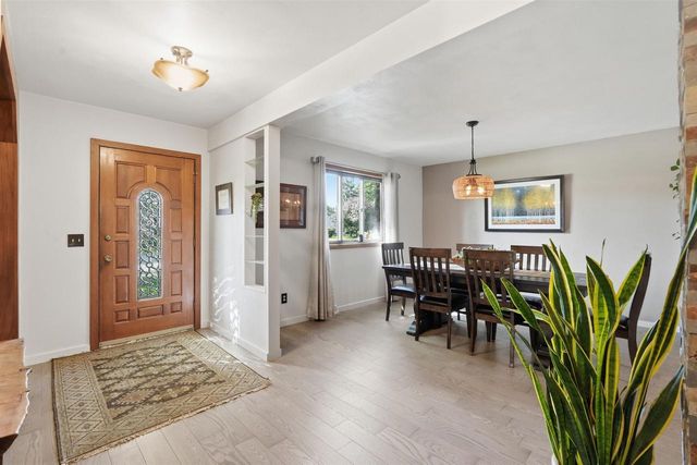 312 River Wood Bend, Deforest, WI 53532