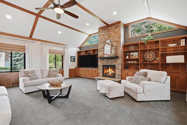 312 River Wood Bend, Deforest, WI 53532