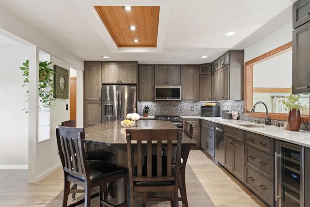 312 River Wood Bend, Deforest, WI 53532