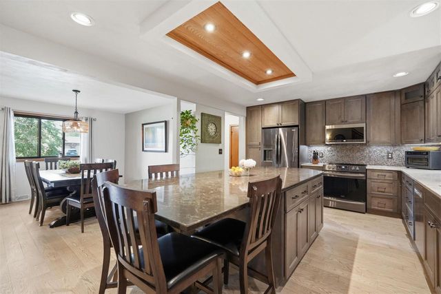 312 River Wood Bend, Deforest, WI 53532