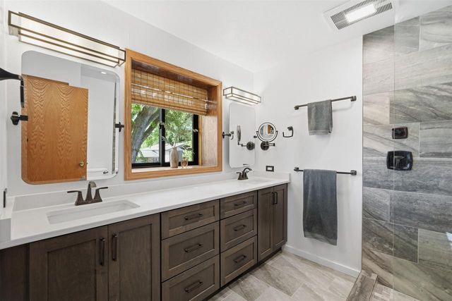 312 River Wood Bend, Deforest, WI 53532