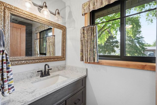 312 River Wood Bend, Deforest, WI 53532