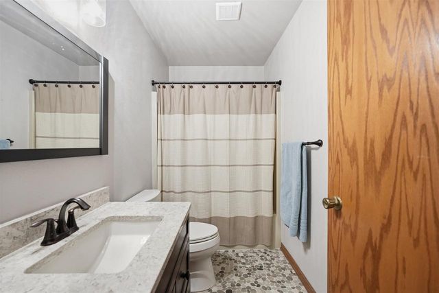 312 River Wood Bend, Deforest, WI 53532