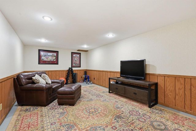 312 River Wood Bend, Deforest, WI 53532