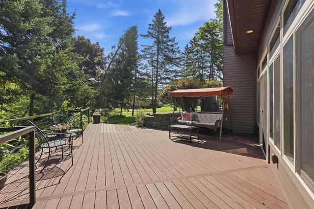 312 River Wood Bend, Deforest, WI 53532