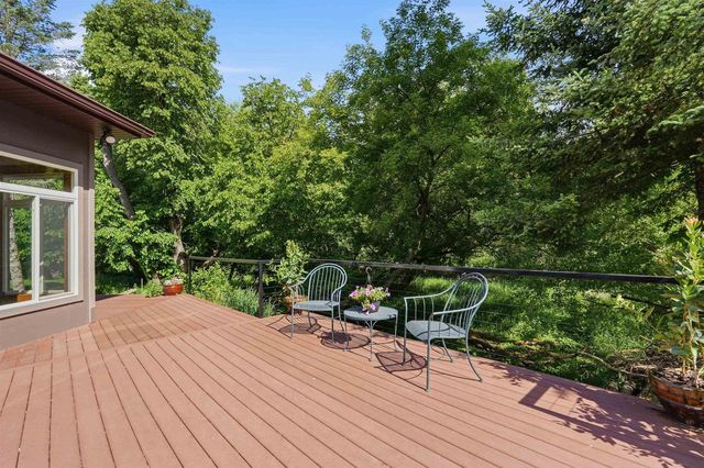 312 River Wood Bend, Deforest, WI 53532
