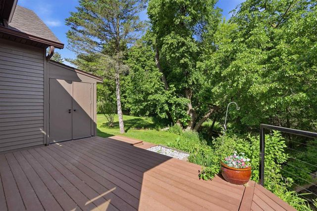 312 River Wood Bend, Deforest, WI 53532