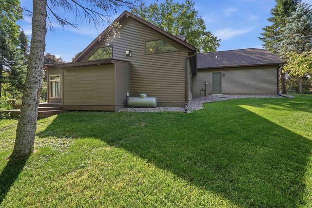 312 River Wood Bend, Deforest, WI 53532