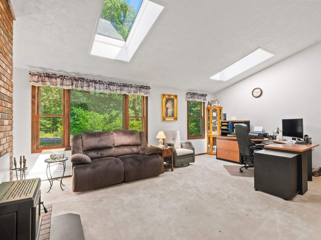 19 Wedgewood Drive, Londonderry, NH 03053