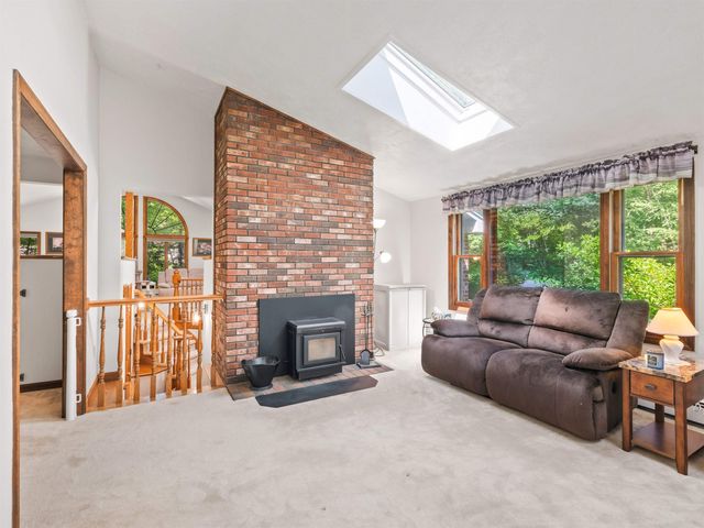 19 Wedgewood Drive, Londonderry, NH 03053