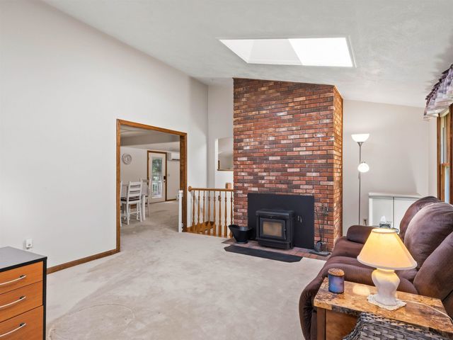 19 Wedgewood Drive, Londonderry, NH 03053