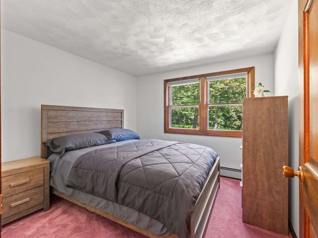 19 Wedgewood Drive, Londonderry, NH 03053