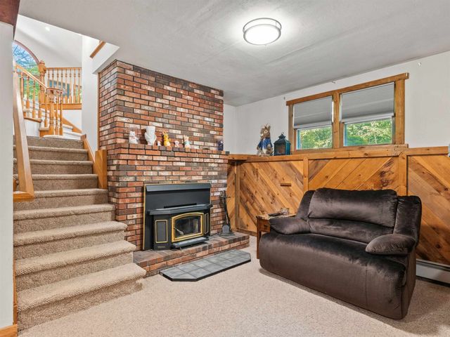 19 Wedgewood Drive, Londonderry, NH 03053
