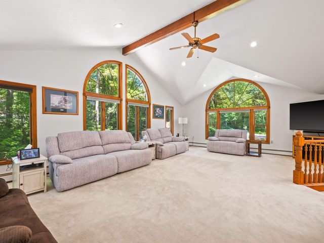 19 Wedgewood Drive, Londonderry, NH 03053