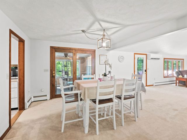 19 Wedgewood Drive, Londonderry, NH 03053