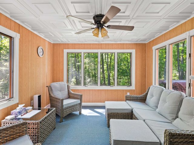 19 Wedgewood Drive, Londonderry, NH 03053