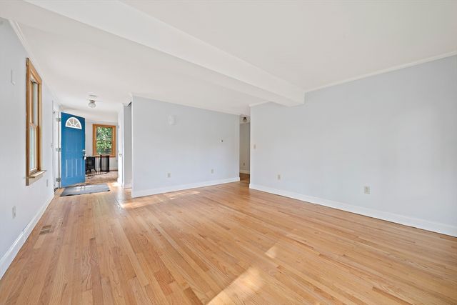 8 Winthrop Ave, Duxbury, MA 02332