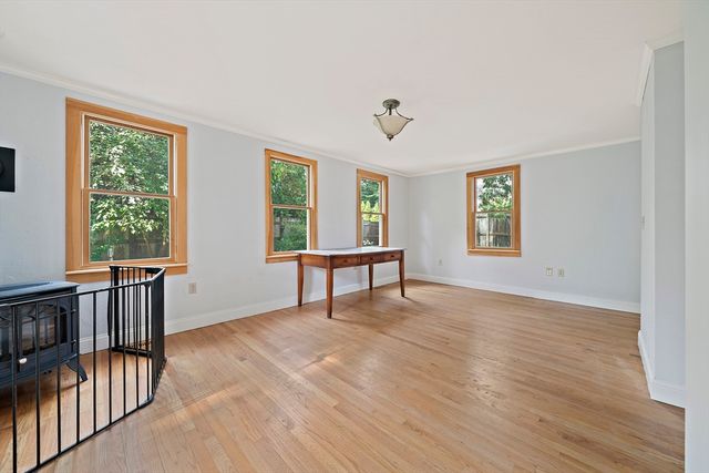 8 Winthrop Ave, Duxbury, MA 02332