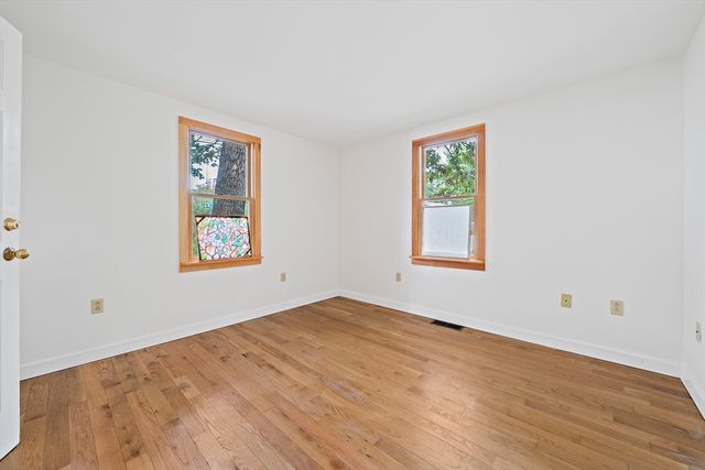 8 Winthrop Ave, Duxbury, MA 02332